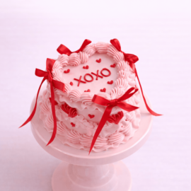love bow cake